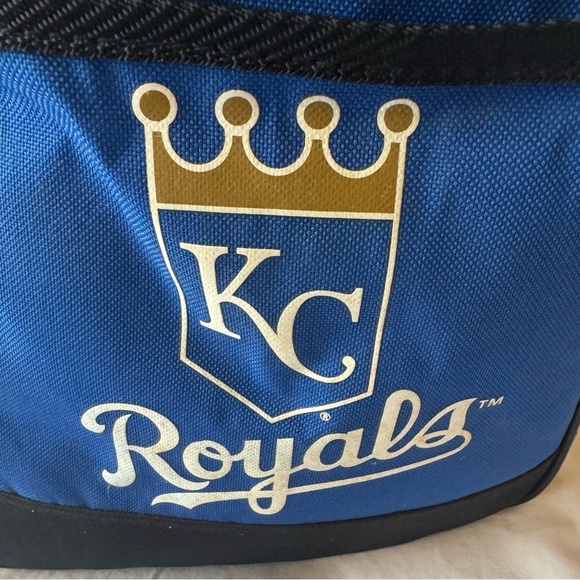 Kansas City Royals blue nylon insulated Budweiser cooler. - Picture 7 of 9